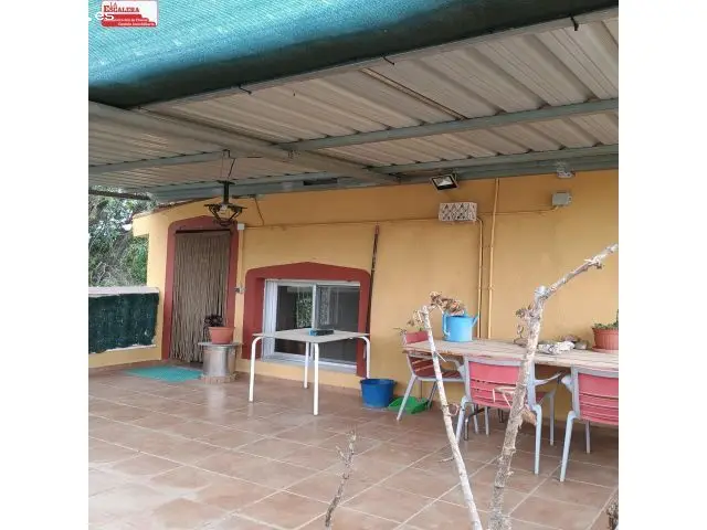 Casa de Campo en Castalla con Parcela Compartida