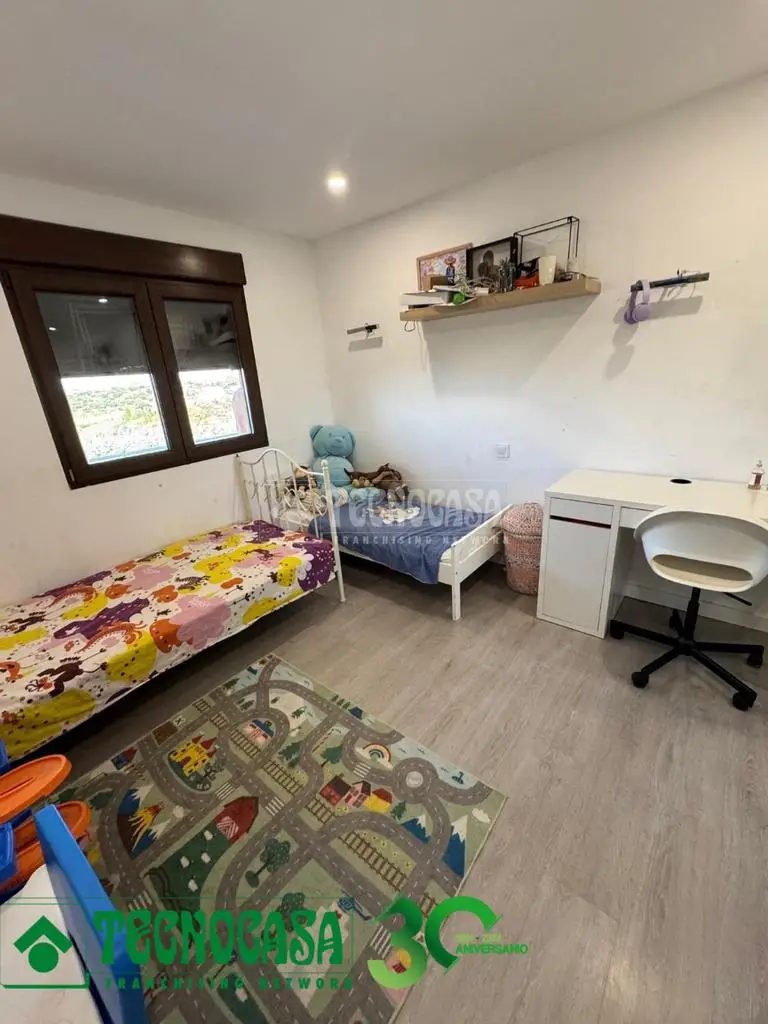 Chalet en venta en Mentrida 3 dormitorios jardin garaje chimenea