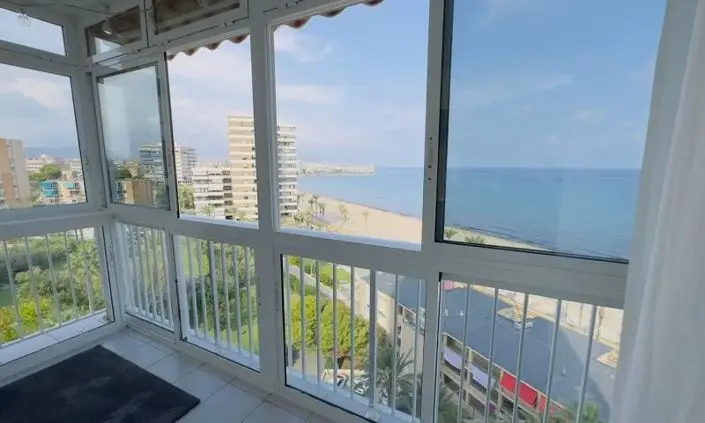 Apartamento 2 Dormitorios Primera Linea de Playa Muchavista El Campello