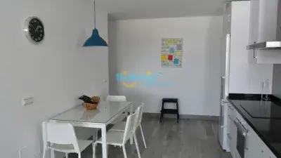 Apartamento en Nerja con Terraza Piscina Wifi y Parking Cerca de la Playa