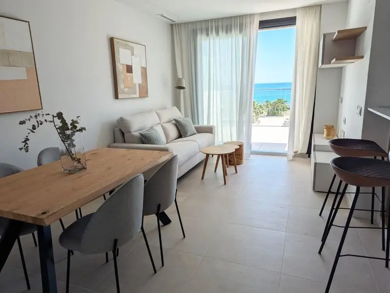 Apartamentos en Denia Costa Blanca: 2 y 3 Dormitorios en Primera Linea de Playa