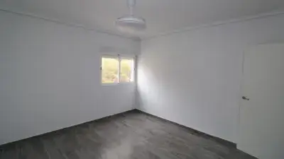 Piso en Alquiler en Pueblo Estacion 3 Dormitorios 1 Baño Recien Reformado