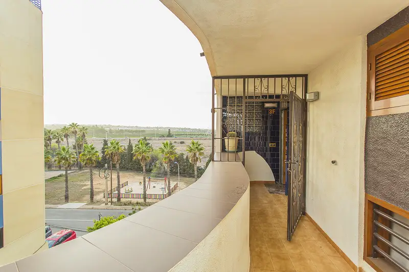 Apartamento con Piscina cerca de la Playa en Torrevieja