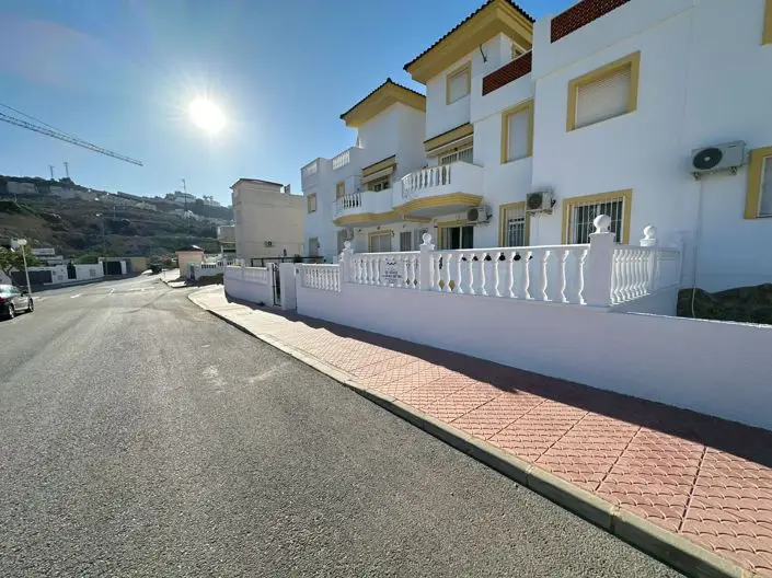 Bungalow 2 Dormitorios Reformado Cerca de Campo de Golf