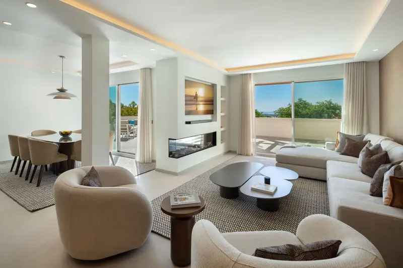 Atico Duplex de Lujo en Marbella con Vistas al Mar