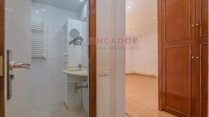 Piso 70m2 Sant Antoni Barcelona A Reformar
