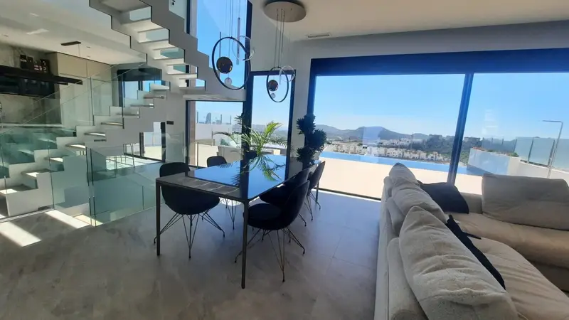 Villa de Lujo en Finestrat con Piscina y Vistas al Mar