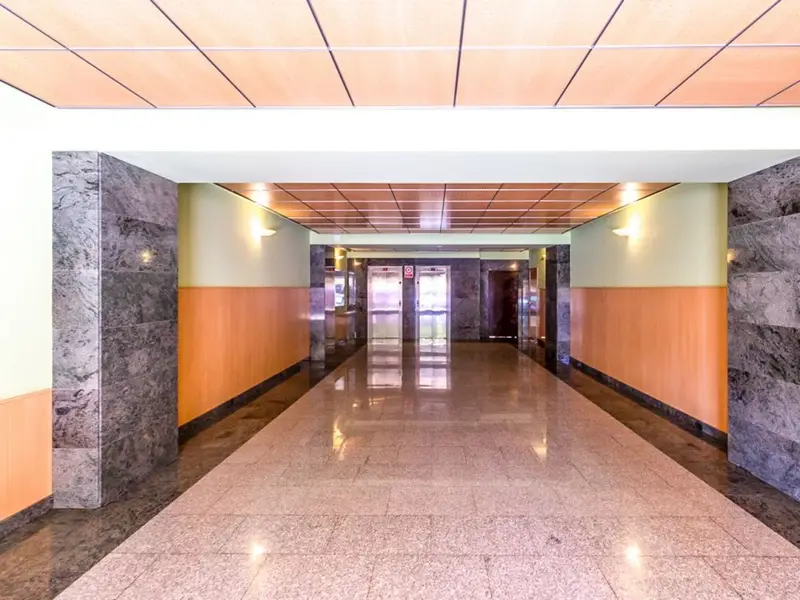 Local 96m2 en Toledo con Ascensor Garaje Jardin y Piscina