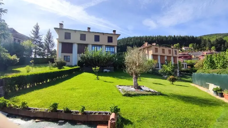 Venta Casa Pareada 6 Habitaciones Zorraquin