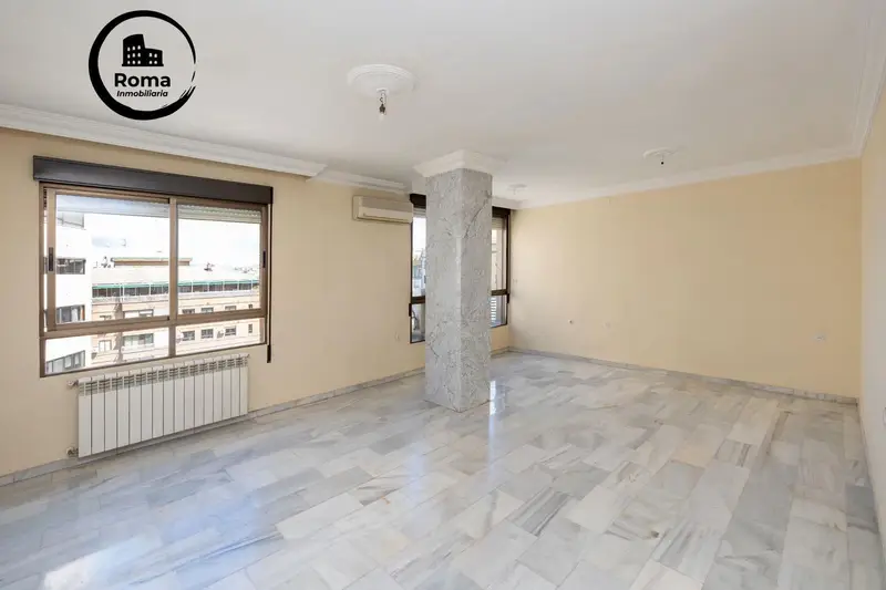 Piso en venta en Granada ciudad cerca del metro Mendez Nuñez