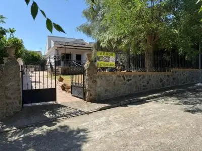 Chalet en Noez Toledo con Piscina y Vistas a la Sierra