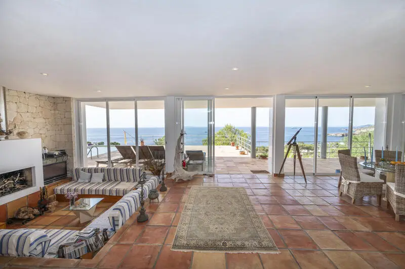 Villa de Lujo en Roca Llisa Ibiza con Vistas al Mar