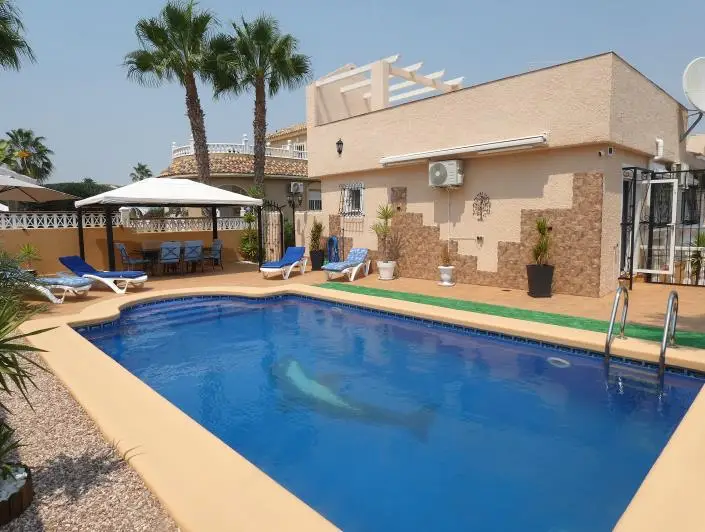 2 Bed Villa / Detached for sale