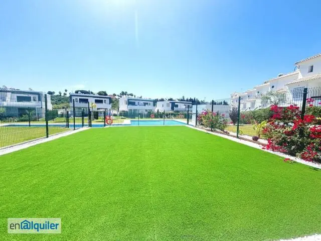 Alquiler Casa 4 Dormitorios Piscina Estepona Pueblo