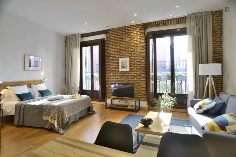 Estudio con Balcon Alquiler Mensual