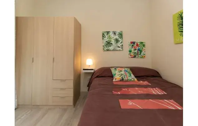 Alquiler Habitaci
ón 65m
² Granada