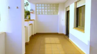 Villa en La Alcaidesa con Piscina Privada y Jardin