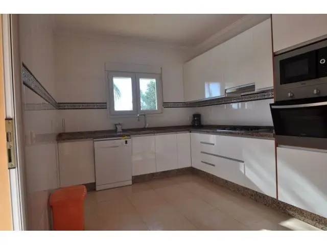 Villa de 4 Dormitorios en Moraira con Calefacción y Aire Acondicionado