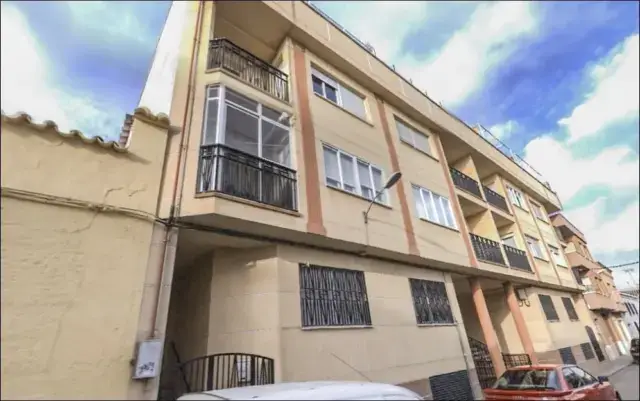 Piso en venta en Valdepe															ñas Ciudad Real