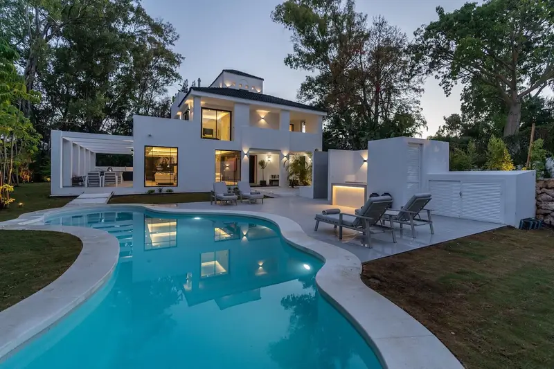 Villa Lujosa 5 Dormitorios Valle del Golf Marbella