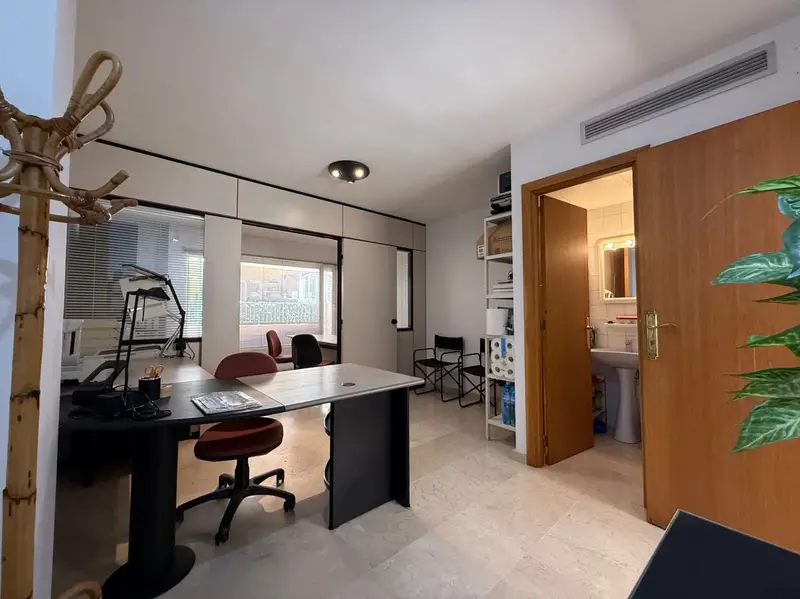 Oficina en Venta Ibiza Ciudad - Dos Oficinas con Baño