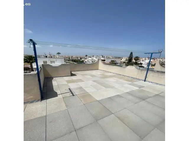 Dúplex Reformado con Piscina y Solárium en Torrevieja