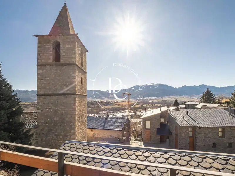 Chalet en venta en Bolvir Girona 460m2 con vistas a la Sierra del Cadi