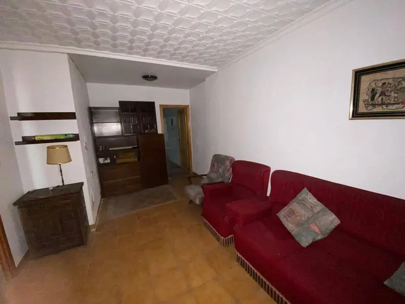 Adosado con Patio en Albaida para Reformar