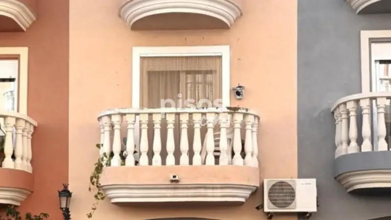 Casa adosada en venta en Pueblo