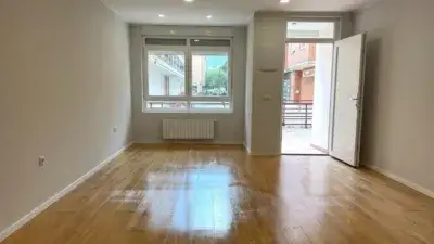 Piso en venta en Los Corrales de Buelna centro