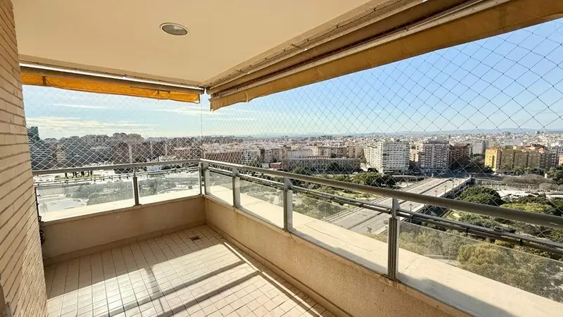 Vivienda de Lujo en Avenidad Francia 4 Dormitorios 3 Baños
