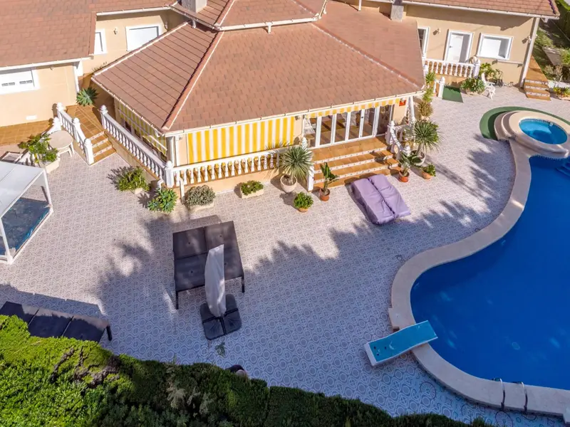 Villa en Cabo Roig con Piscina a 3 minutos de la Playa