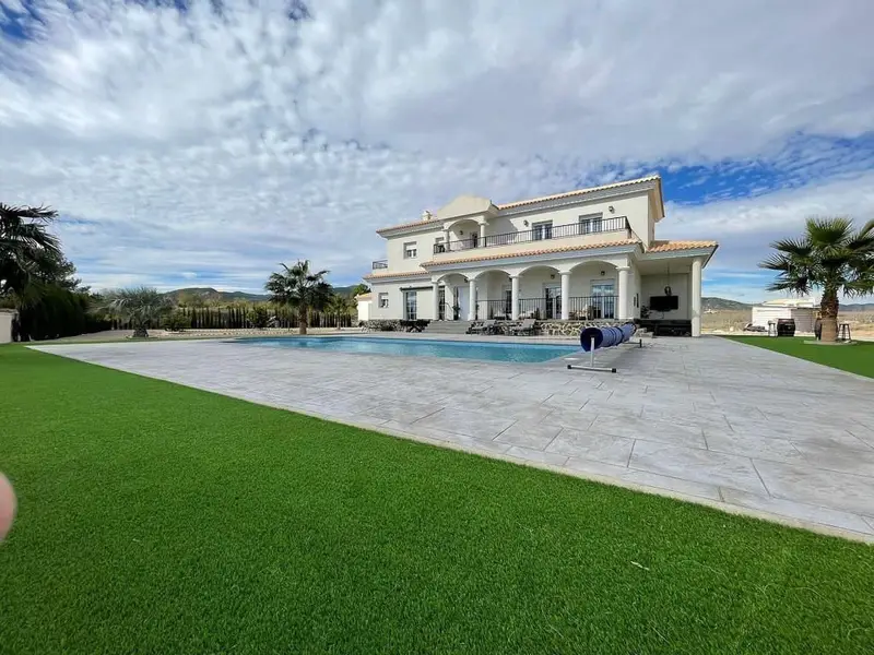 Chalet en Venta Pinoso Alicante Villas de Lujo