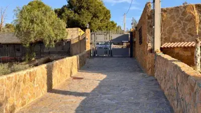 Finca Rustica con Dos Viviendas Piscina y Placas Solares en Pechina