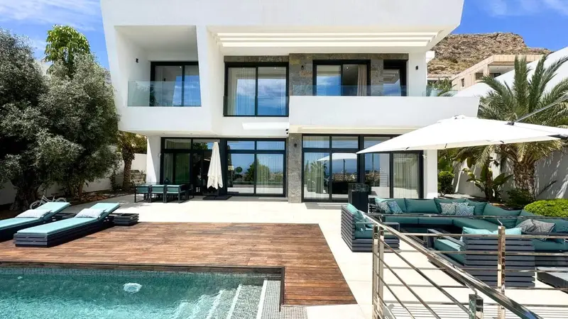 Villa de Lujo en Sierra Cortina Finestrat Alicante