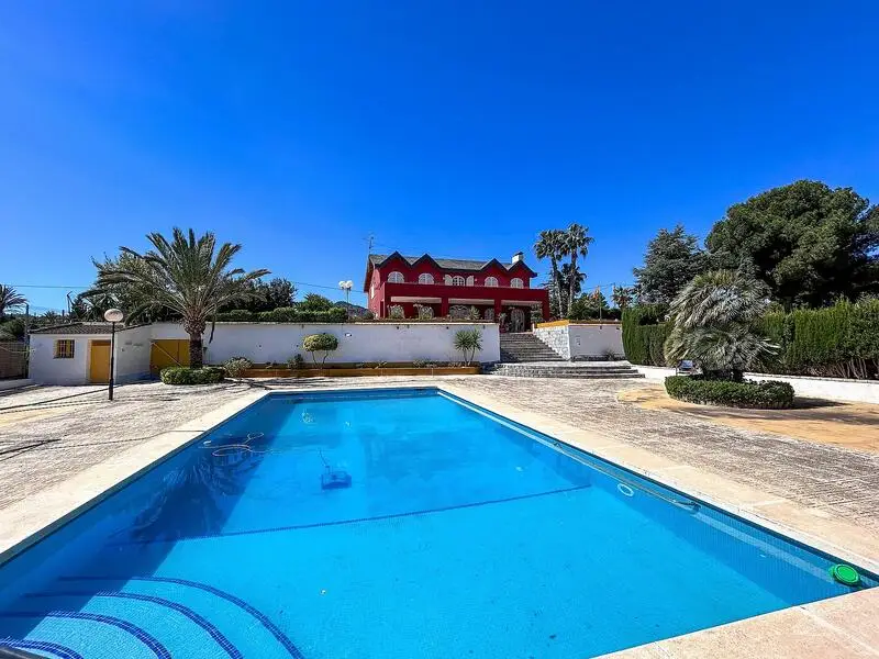 Mansion 6 Dormitorios Monóvar 500m2 Piscina