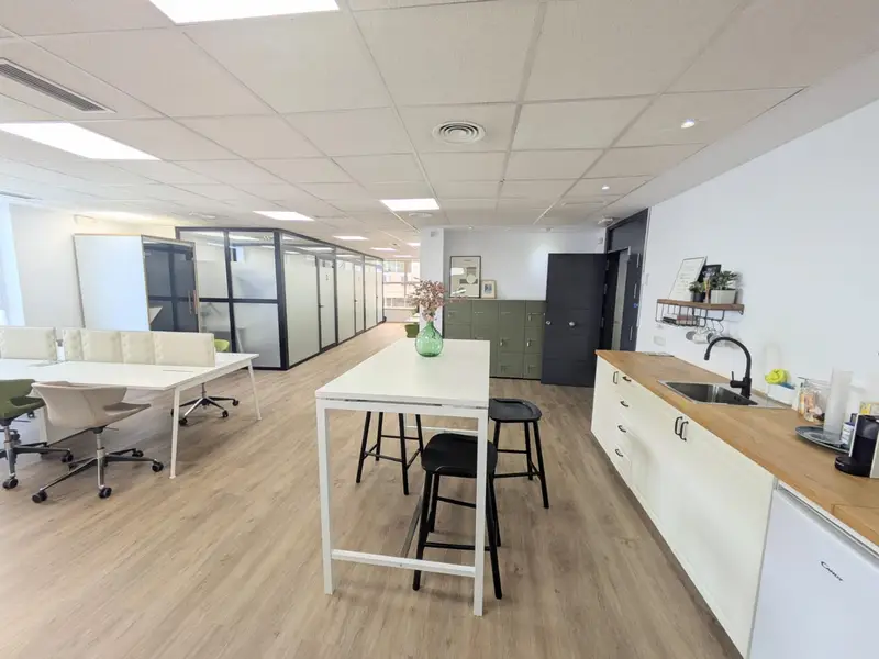 Oficina en Alquiler Marbella 130m2 Excelente Condicion