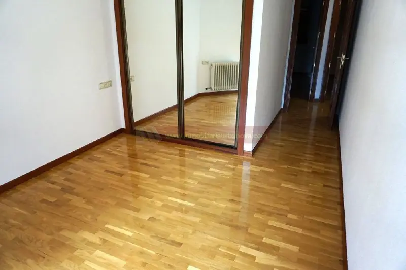 Venta Piso con Trastero y Garaje en Centro Logroño