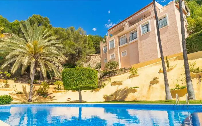 4 Bed Bungalow for sale