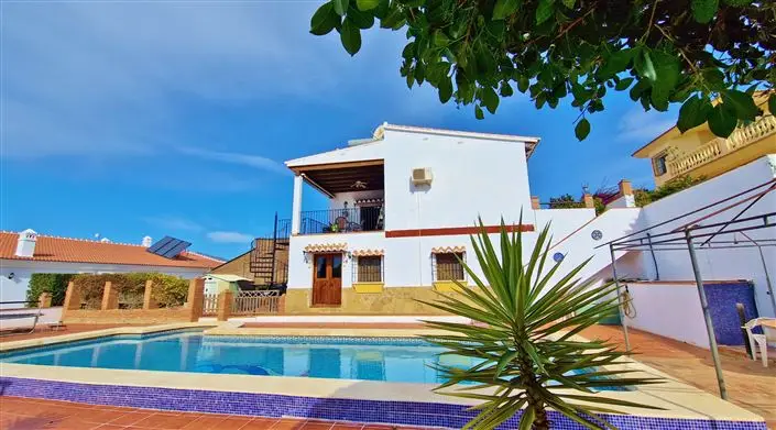 Villa de Lujo en Venta 5 Dormitorios 4 Baños Piscina Privada