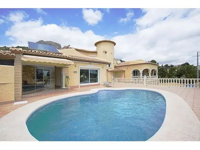 Villa de Lujo en Calpe 5 Dormitorios 5 Baños