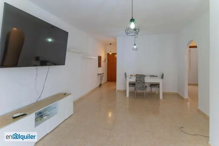 Alquiler piso 2 habitaciones Centro 75m2