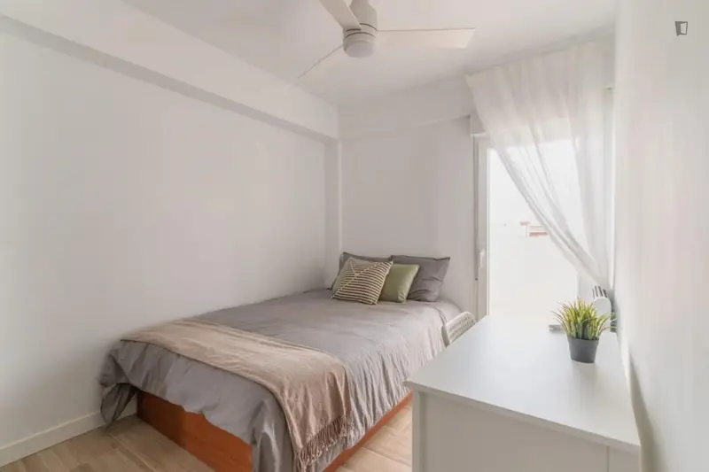 Habitacion Individual con Balcon en Villaverde Alto
