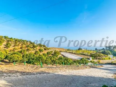 Terreno en venta Benajarafe, España