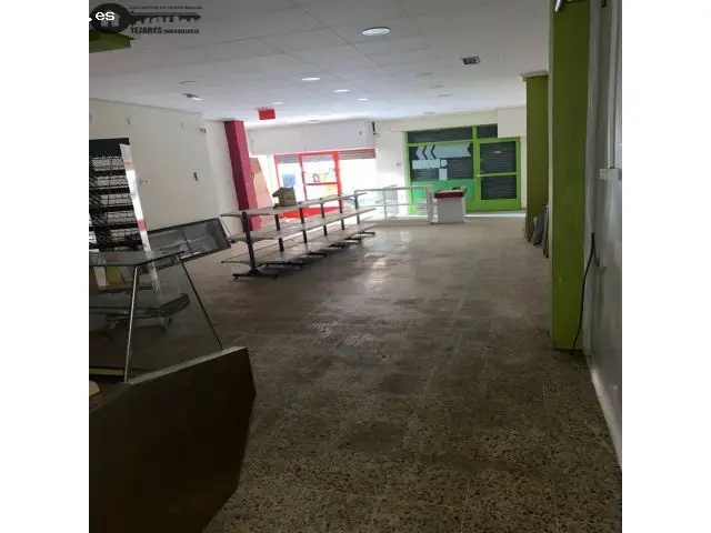 Alquiler Venta Local Comercial Amplio con Cámaras Frigoríficas