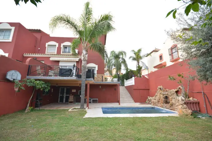Adosado 4 Dormitorios Marbella Jardin Piscina Jacuzzi