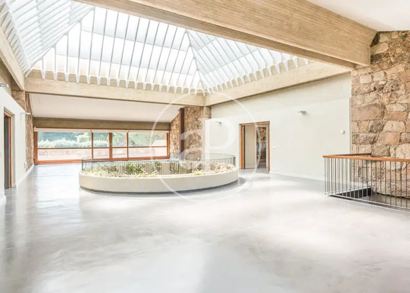 Casa de lujo en La Moraleja con diseño original de Fernando Higueras