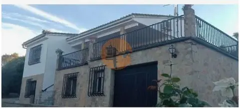 Casa Villa 4 Dormitorios Sierra De Fuentes