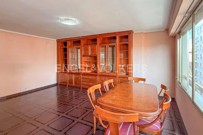 Apartamento en alquiler en Sagunto 4 habitaciones 2 baños