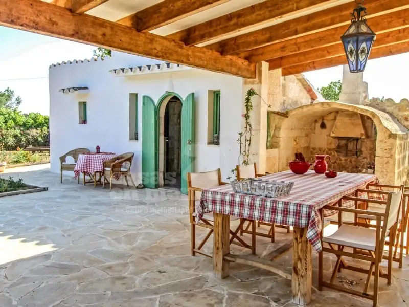 Finca Rural en Venta en Menorca  Casa con 2 Anexos y Jardin